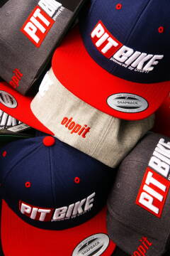 Czapki snapback z haftem PIT BIKE